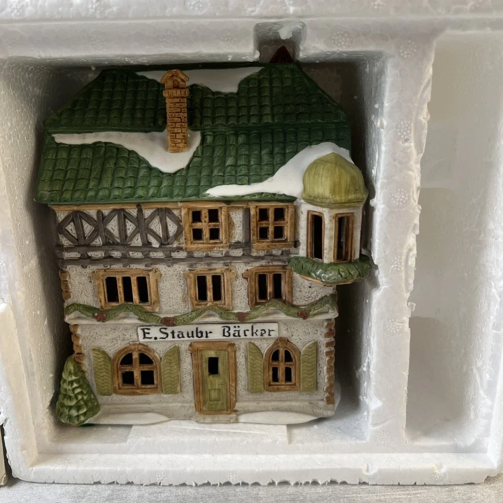 1986 Dept 56 Heritage Village Alpine Village E. Staub Bäcker Porcelain House